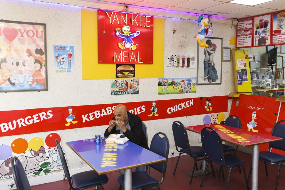 Yankee's Diner. Hessle Road, Hull, 2017 © Martin Parr / Magnum Photos