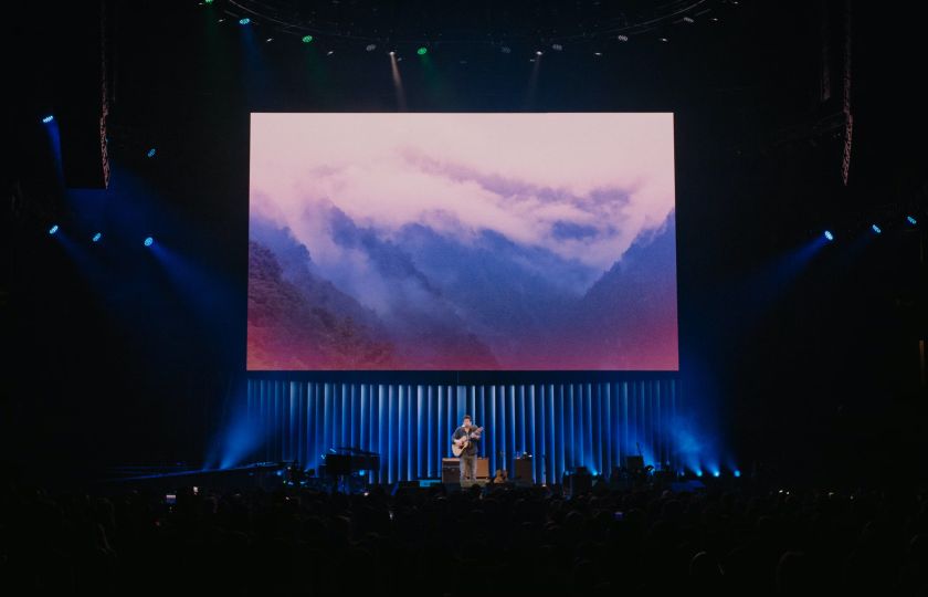 Treatment Studio's less-is-more look makes John Mayer gig a night to remember