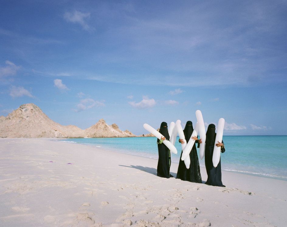 Scarlett Hooft Graafland, Burka Balloons, 2014