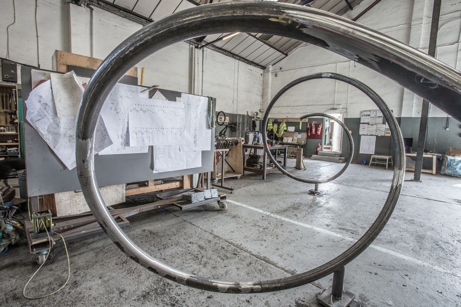 Alex Chinneck, A Spring in Your Step – making of. Phtotography by Marc Wilmot