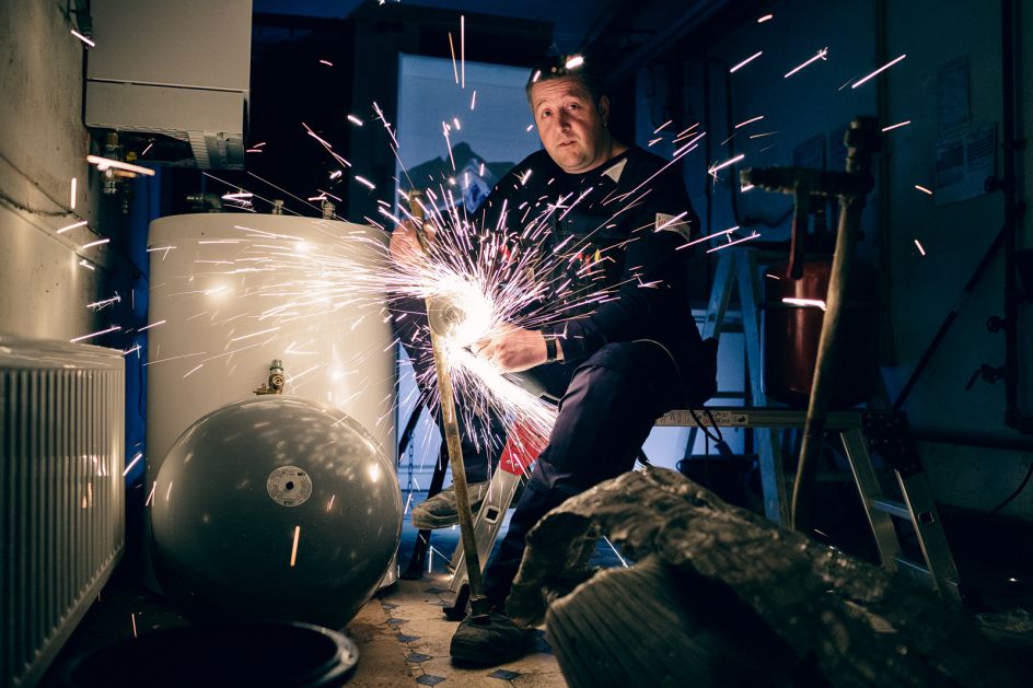 Wayne is one of just three British plumbers who work in Brussels. He mainly has expatriate clients who are drawn to him because he speaks English. He also speaks fluent Dutch which helps him get jobs in the Flemish community.