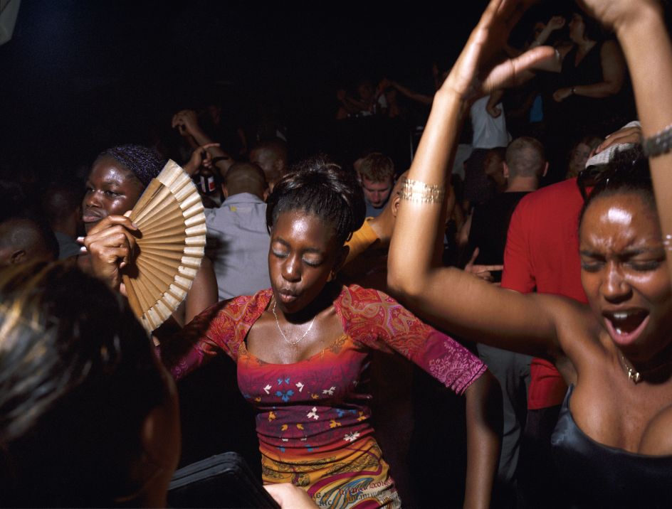 Ewen Spencer Girl W Fan (1990) Photograph © Ewen Spencer, 1990 Image courtesy of Saatchi Gallery, London