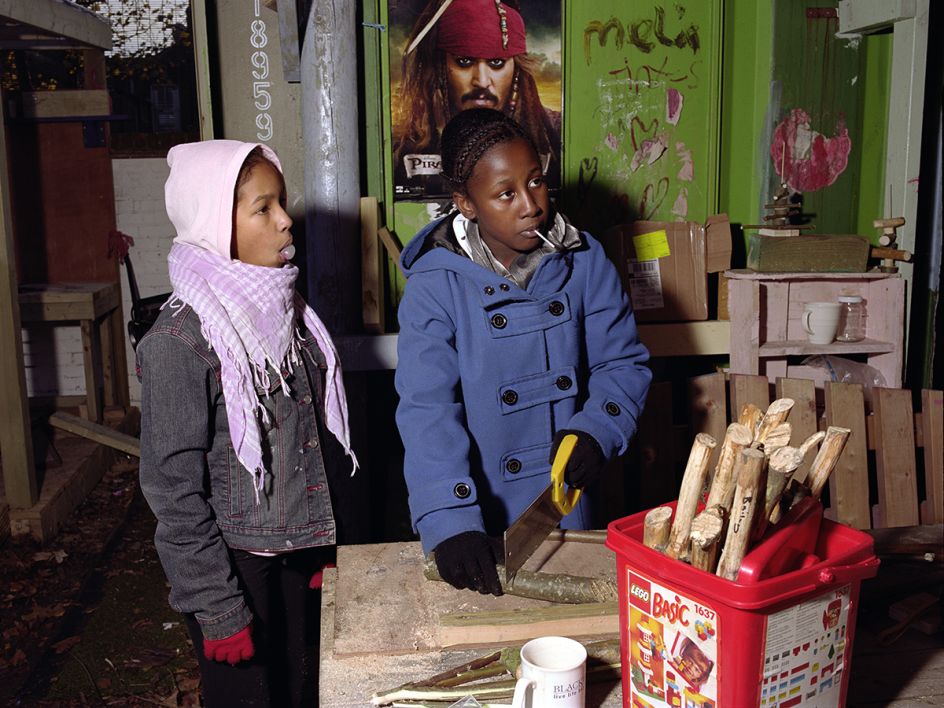 Mark Neville, ‘Arts and Crafts at Somerford Grove Adventure Playground’, 2011, courtesy Mark Neville and Alan Cristea Gallery
