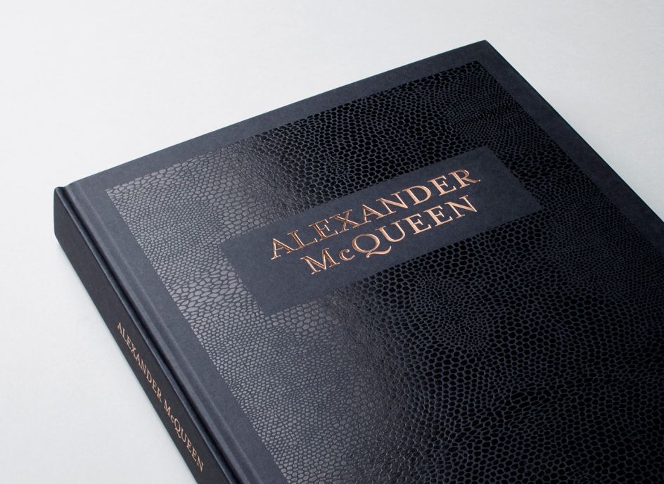 V&A — Alexander McQueen © Charlie Smith Design