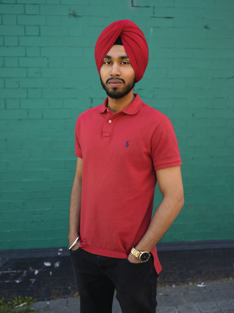 Looking for Sandwell © Niall McDiarmid