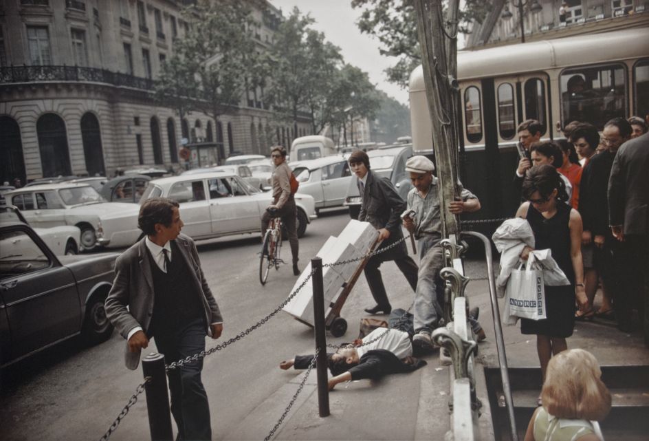 Paris, France, 1967 Courtesy: Image courtesy of Huxley-Parlour, London and Howard Greenberg, NY Copyright: Joel Meyerowitz