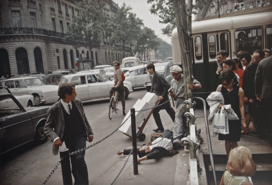 Paris, France, 1967 Courtesy: Image courtesy of Huxley-Parlour, London and Howard Greenberg, NY Copyright: Joel Meyerowitz