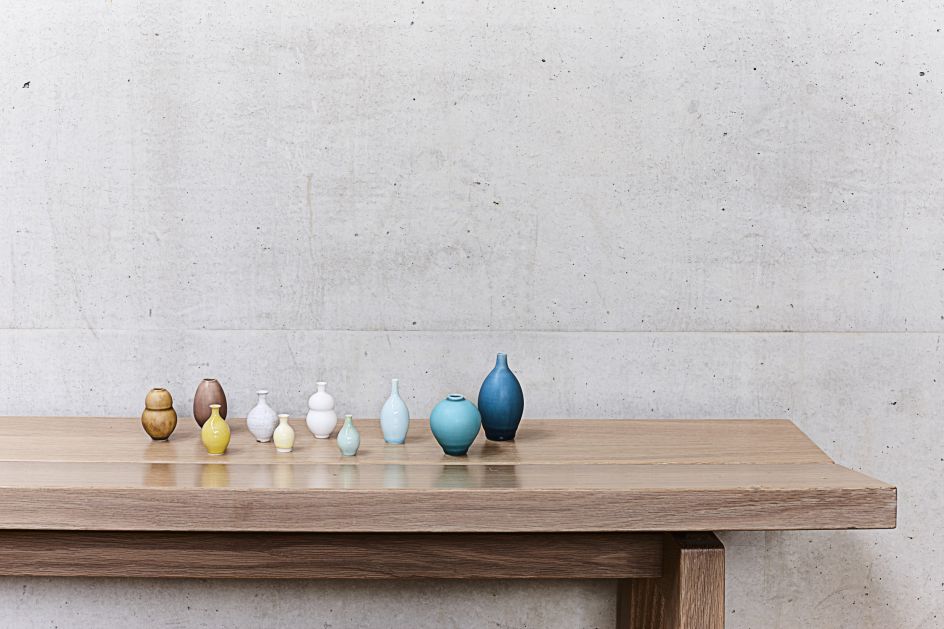 Miniature pots by Yuta Segawa. Photography by Joanna Henderson.