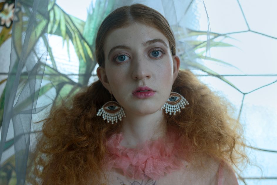 Thy Bird Leaveth Thee, A photographic story by Olesya Parfenyuk featuring jewelry by Carly Owens f0r Holm Magazine © Carly Owens