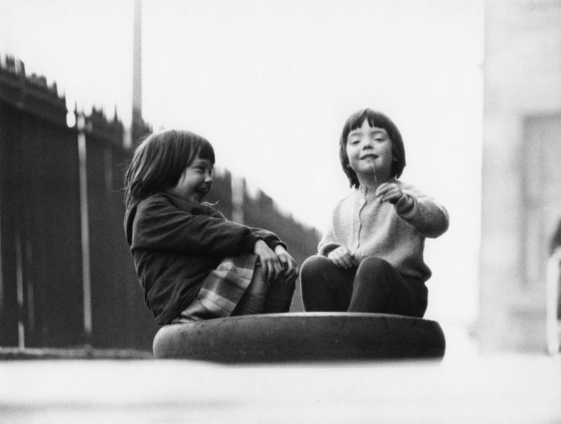 Robert Blomfield, Girls Playing in Tyre, Edinburgh, 1966. © the artist