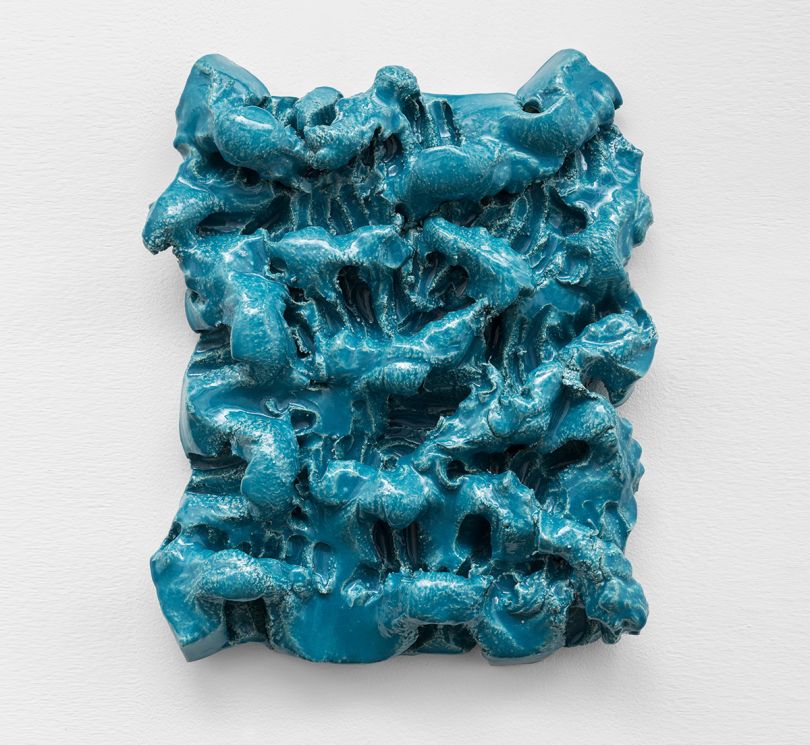 Mai-Thu Perret, Les guérillères X, 2016, glazed ceramic, steel, epoxy, synthetic hair, cotton and polyester fabric, polyester resin, and steel base, 166.4 × 81.3 × 64.8 cm (65 ½ × 32 × 25 ½ in). Picture credit: Courtesy of David Kordansky Gallery, Los Angeles, CA / Photo: Fredrik Nilsen