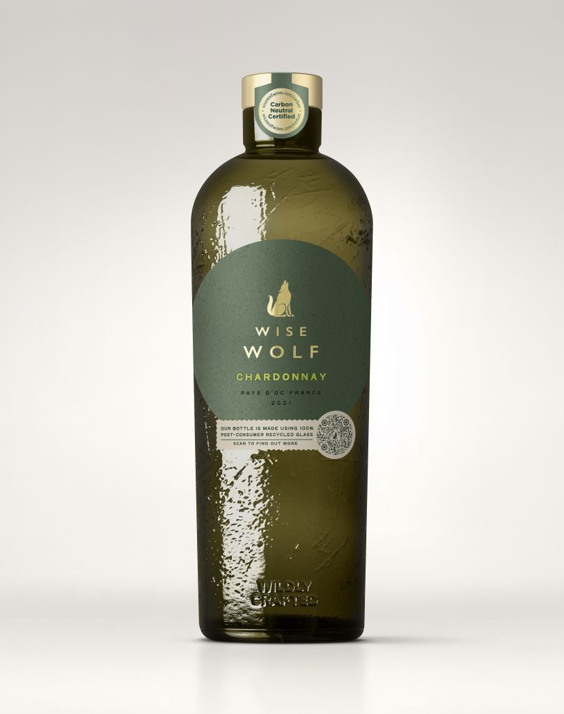 Desain denominasi menambahkan daya tarik hewan ke merek anggur ramah lingkungan Wise Wolf