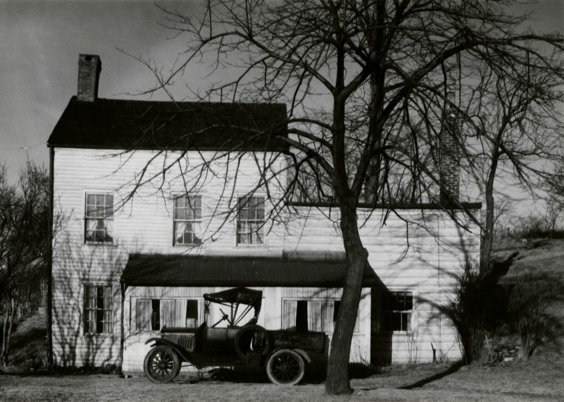 Westchester, New York, Farmhouse, 1931 © Walker Evans courtesy Huxley-Parlour Gallery
