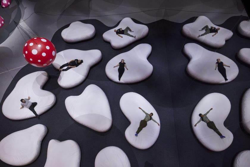 Clouds, 2023 Installation view from Manchester International Festival 2023 exhibition ‘Yayoi Kusama_ You, Me and the Balloons’ at Aviva Studios. Images © David Levene