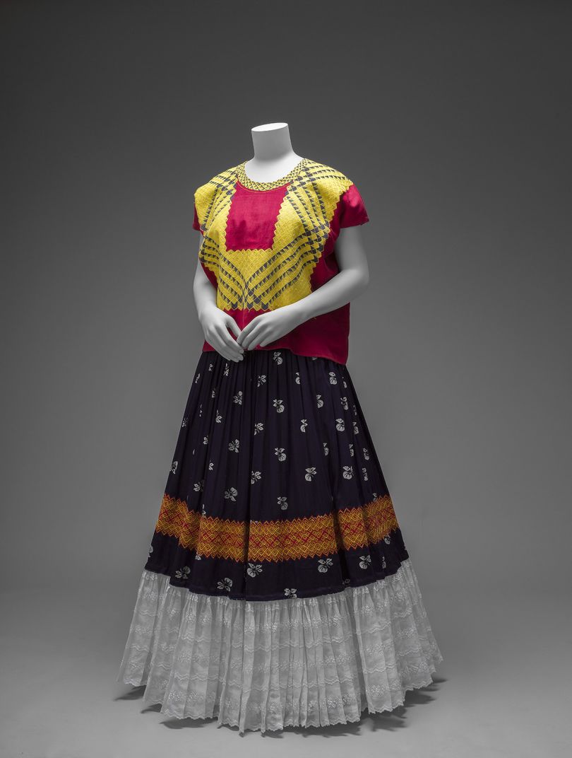 Cotton huipil with machine-embroidered chain stitch; printed cotton skirt with embroidery and holán . Ensemble from the Isthmus of Tehuantepec. Photograph Javier Hinojosa. © Diego Riviera and Frida Kahlo Archives, Banco de México, Fiduciary of the Trust of the Diego Riviera and Frida Kahlo Museums