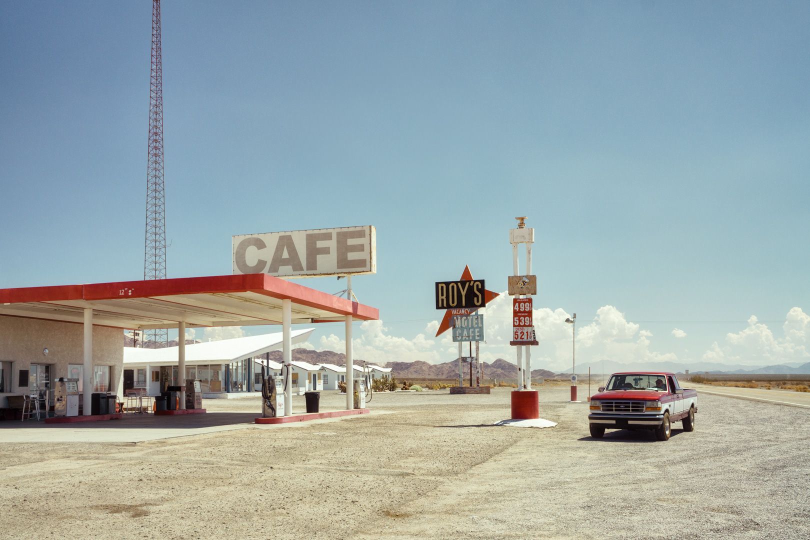 Ralph Gräf's stunning photographs of abandoned motels and gas stations