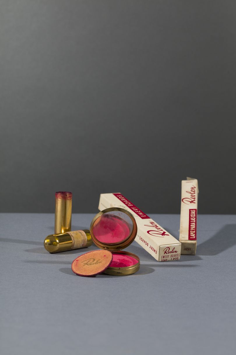 Revlon compact and powderpuff with blusher in ‘Clear Red’ and Revlon lipstick in ‘Everything’s Rosy’; emery boards and eyebrow pencil in ‘Ebony’. Before 1954. Photograph Javier Hinojosa. © Diego Riviera and Frida Kahlo Archives, Banco de México, Fiduciary of the Trust of the Diego Riviera and Frida Kahlo Museums