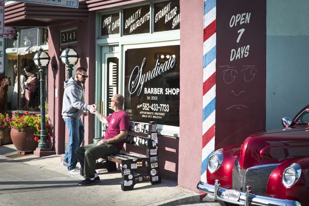 Syndicate Barbershop, Long Beach, California © Rob Hammer