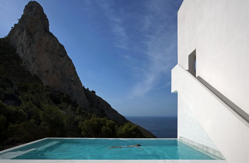 Diego Opazo House on the cliff ©_Architecture- FRAN SILVESTRE ARQUITECTOS