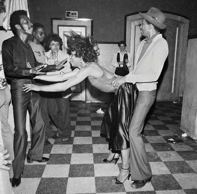 Threesome Dance, GG's Barnum Room NY, December 1978 ©Meryl Meisler