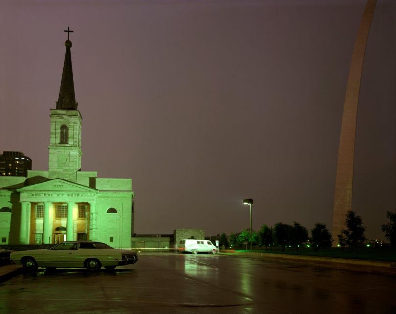 The Old Cathedral and the Arch, St. Louis, Missouri, 1977 | Copyright Joel Meyerowitz, courtesy Howard Greenberg Gallery