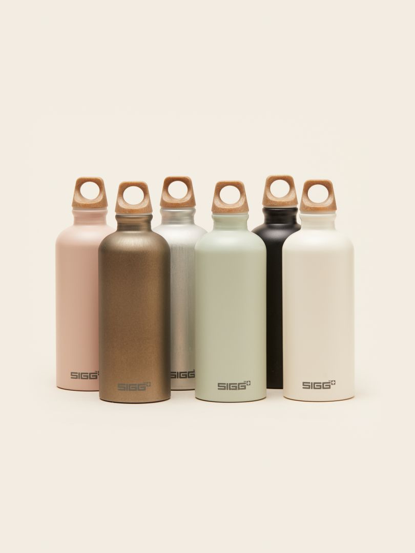 Made in Spain and BPA-free, this aluminium bottle helps people avoid waste and plastic pollution