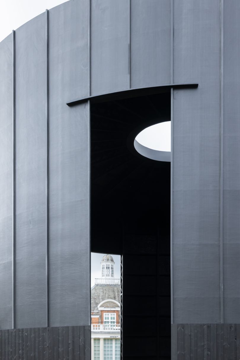 Paviliun Serpentine 2022 dirancang oleh Theaster Gates © Theaster Gates Studio.  Foto: Iwan Ban.  Sopan: Serpentine.