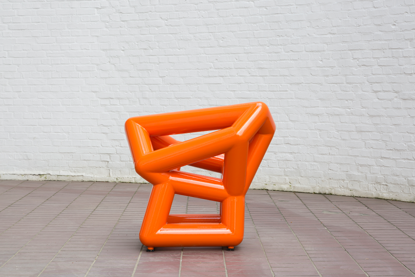 Richard Deacon, 2015, Small Time, Powder- coated mild steel, 73 x 55 x 80 cm, Courtesey of Richard Deacon and Middelheim Museum