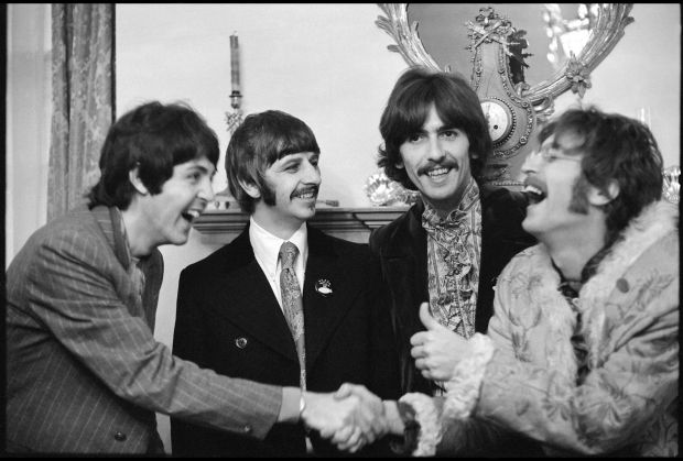 Linda McCartney (1941–1998) The Beatles at Brian Epstein’s home in Belgravia at the launch of Sgt. Pepper’s Lonely Hearts Club Band. London, 1967 Bromide print © 1967 Paul McCartney / Photographer: Linda McCartney