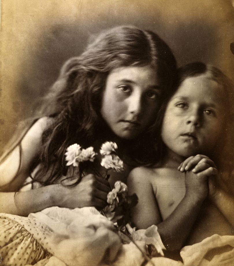 Julia Margaret Cameron, The red and white roses, 1865 Albumen print, 25.80 x 22.60 cm Collection: National Galleries of Scotland