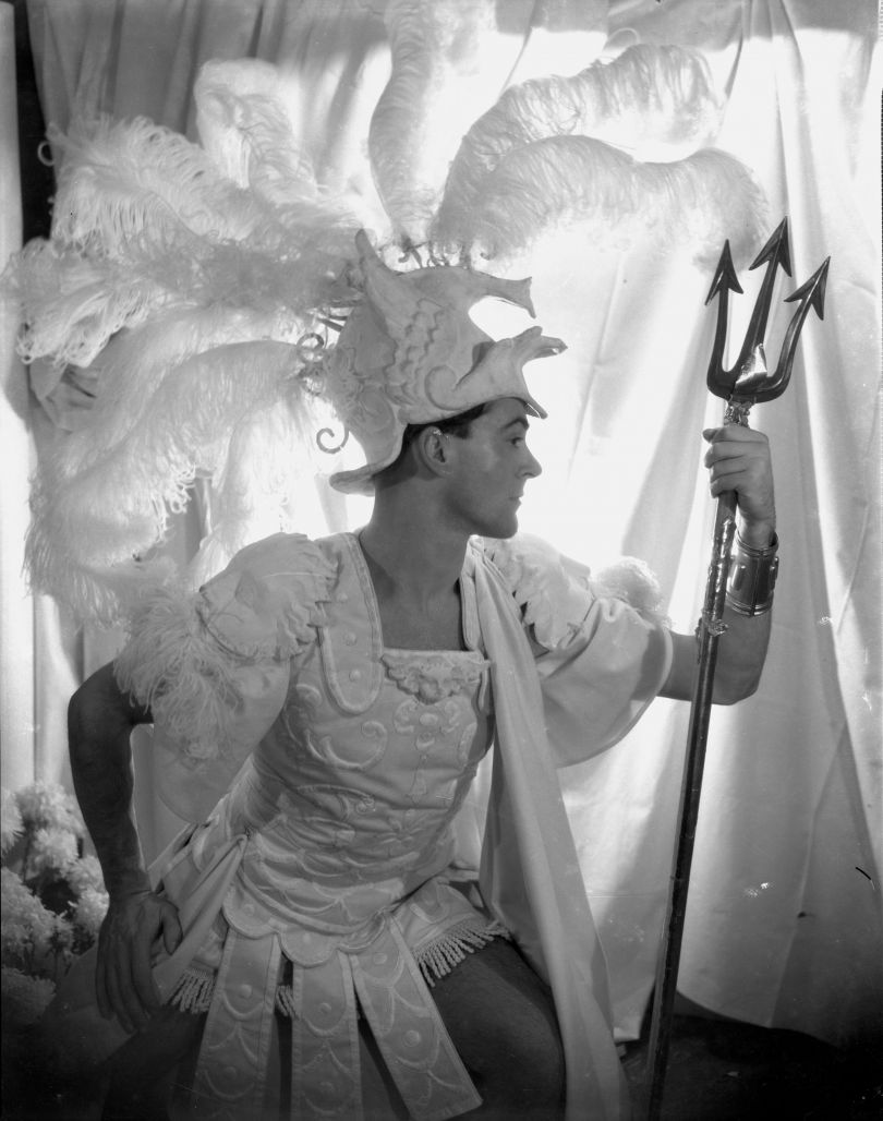 Oliver Messel by Cecil Beaton, 1932. © The Cecil Beaton Studio Archive at Sotheby's