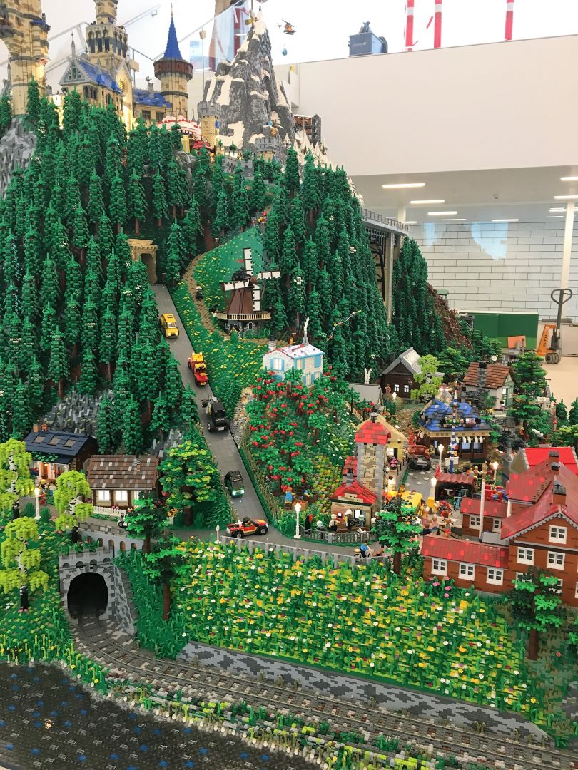 LEGO® House: Green Zone - Play with others