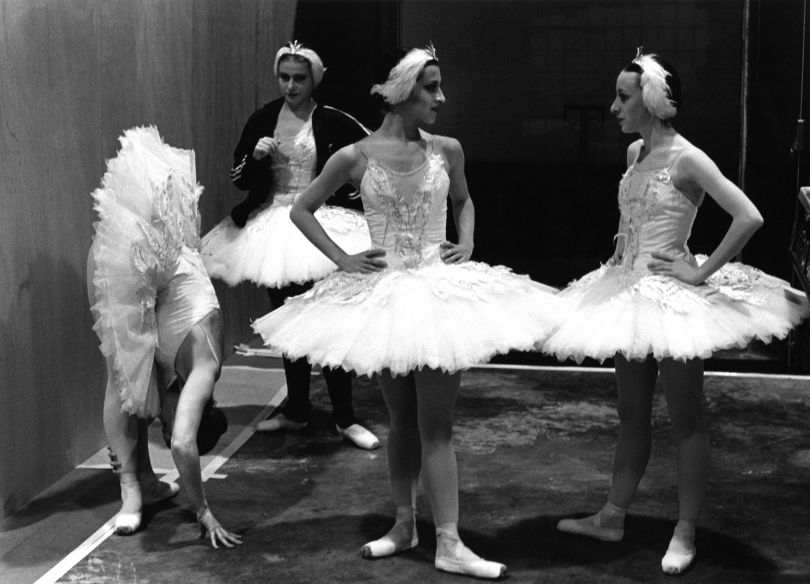 English National Ballet dancers on tour to Hong Kong and Australia, 1999. Copyright Colin Jones / Topfoto.co.uk