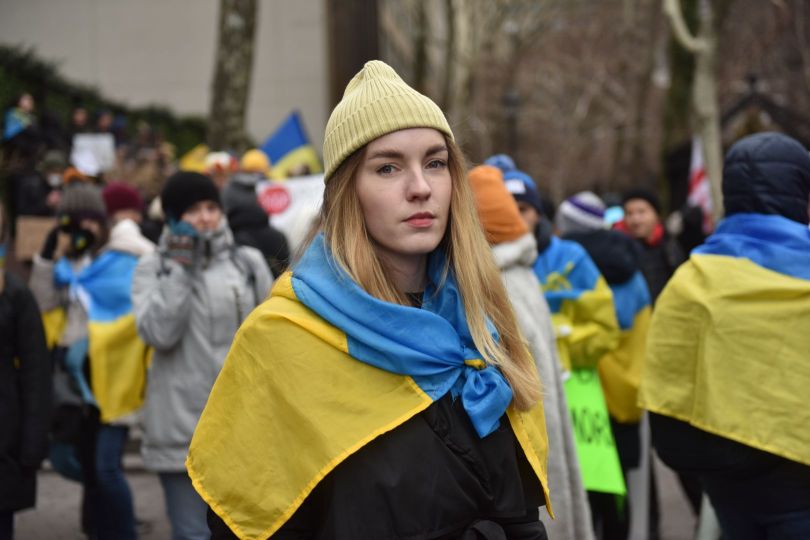NEW YORK, USA - 24 FEBRUARY 2022: Ukrainian citizens protests in New York City against the war after Russia started the invasion of Ukraine. — Photo by JANIFEST