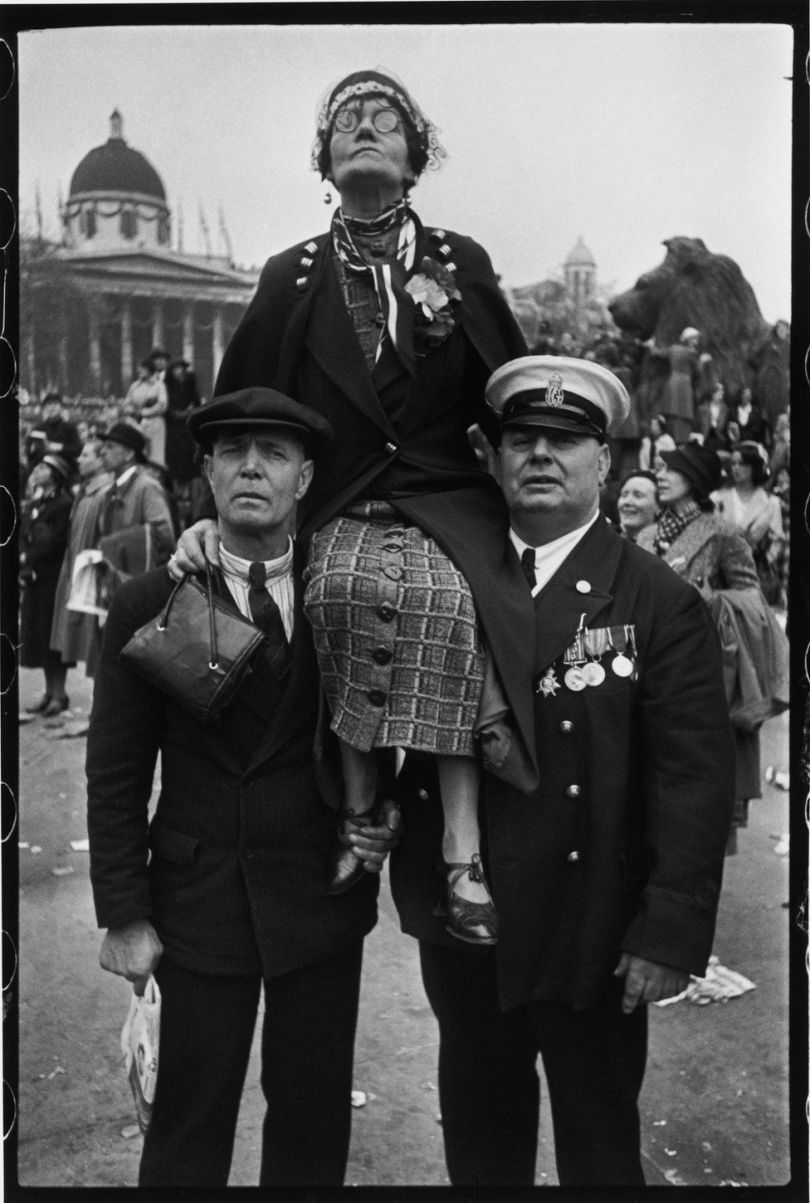 Henri Cartier-Bresson - Coronation of King George VI, Trafalgar Square, London, 12 May 1937 © Henri Cartier-Bresson / Magnum Photos