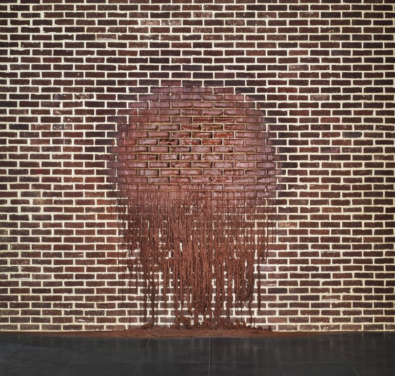 Alex Chinneck A hole in a bag of nerves Courtesy the artist © Photo Charles Emerson